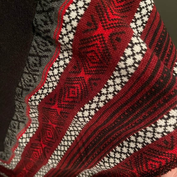 BNWT pullover poncho/shawl - Picture 3 of 4